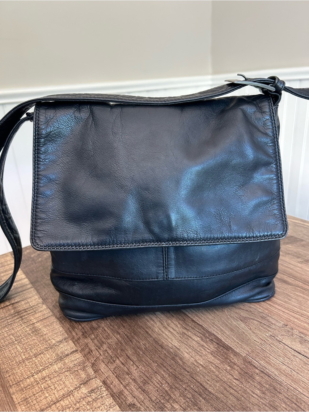Vintage Derek Alexander black leather shoulder bag